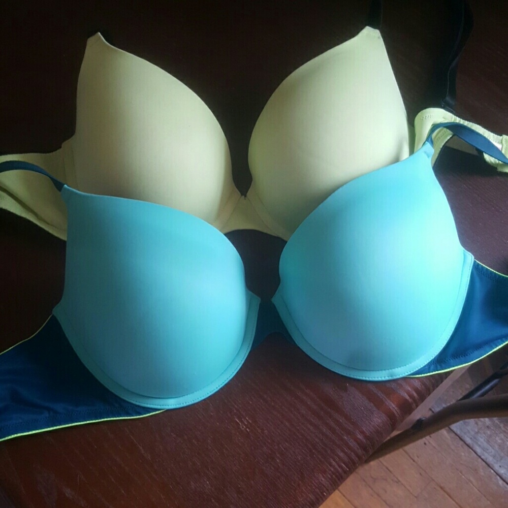 2 pink  Victoria's Secret push up bra 34 DD